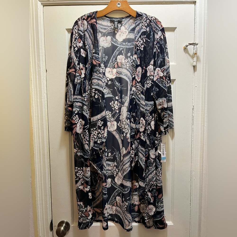 NWT R & M Richard’s Navy Floral Kimono